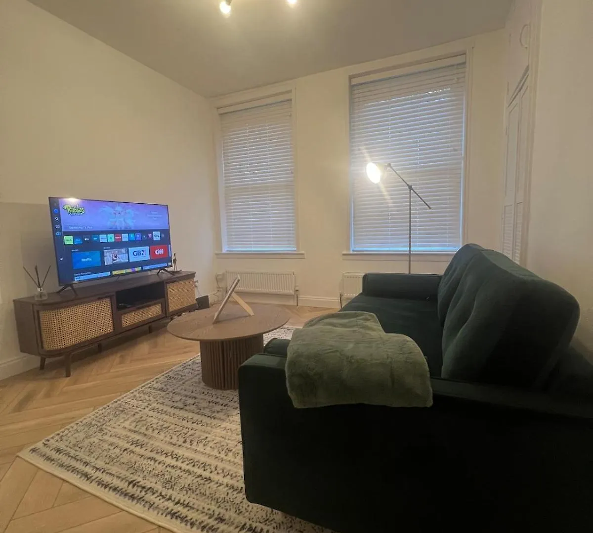 Cosy One Bedroom Flat In Newcross London contacts